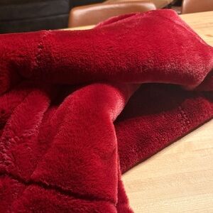 Luxurious Red burgundy faux fur throw
